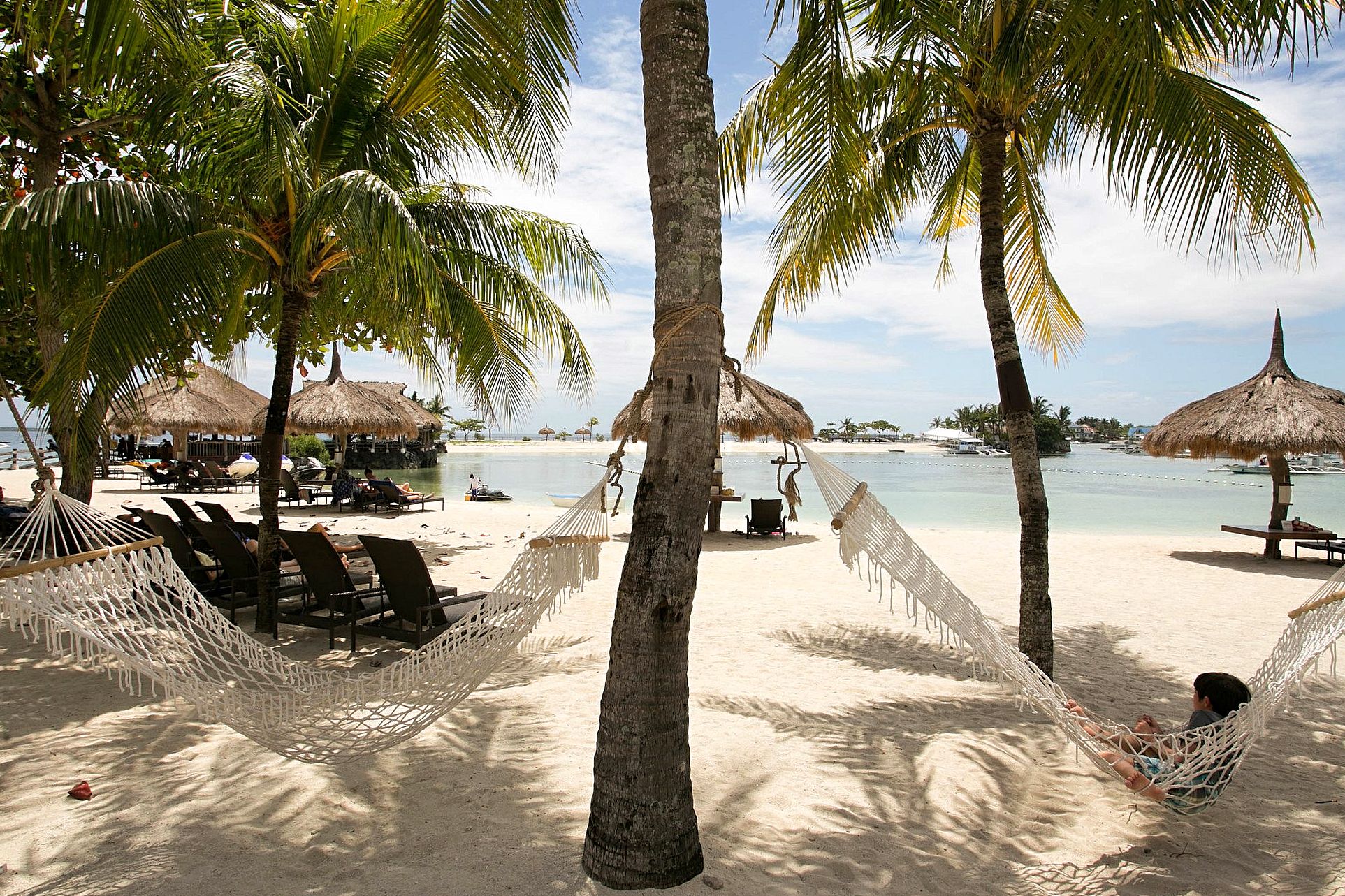 Bluewater Maribago Beach Resort Bluewater Maribago Beach Resort