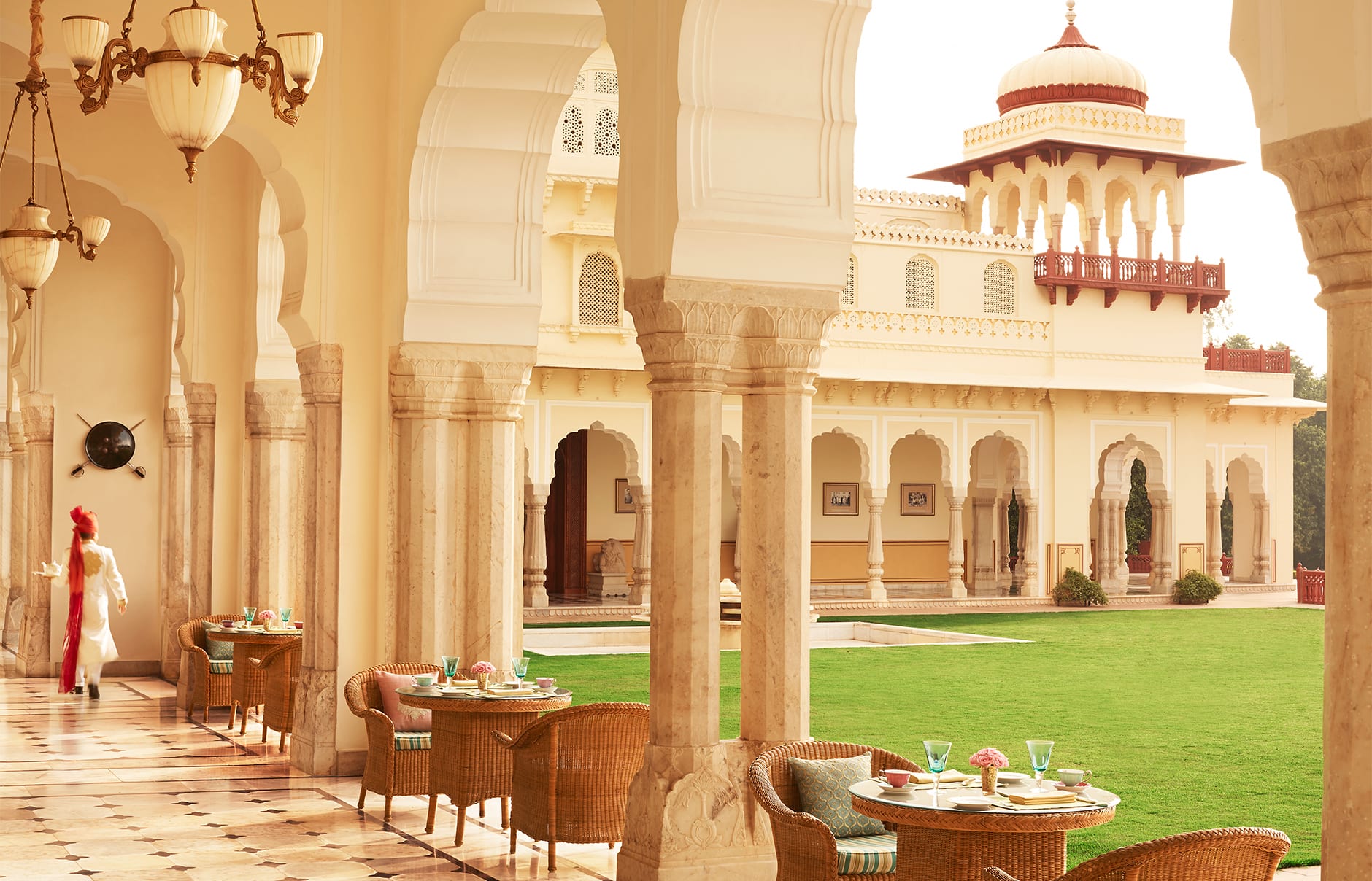 Ужин в знаменитом отеле Rambagh Palace Ужин в знаменитом отеле Rambagh Palace
