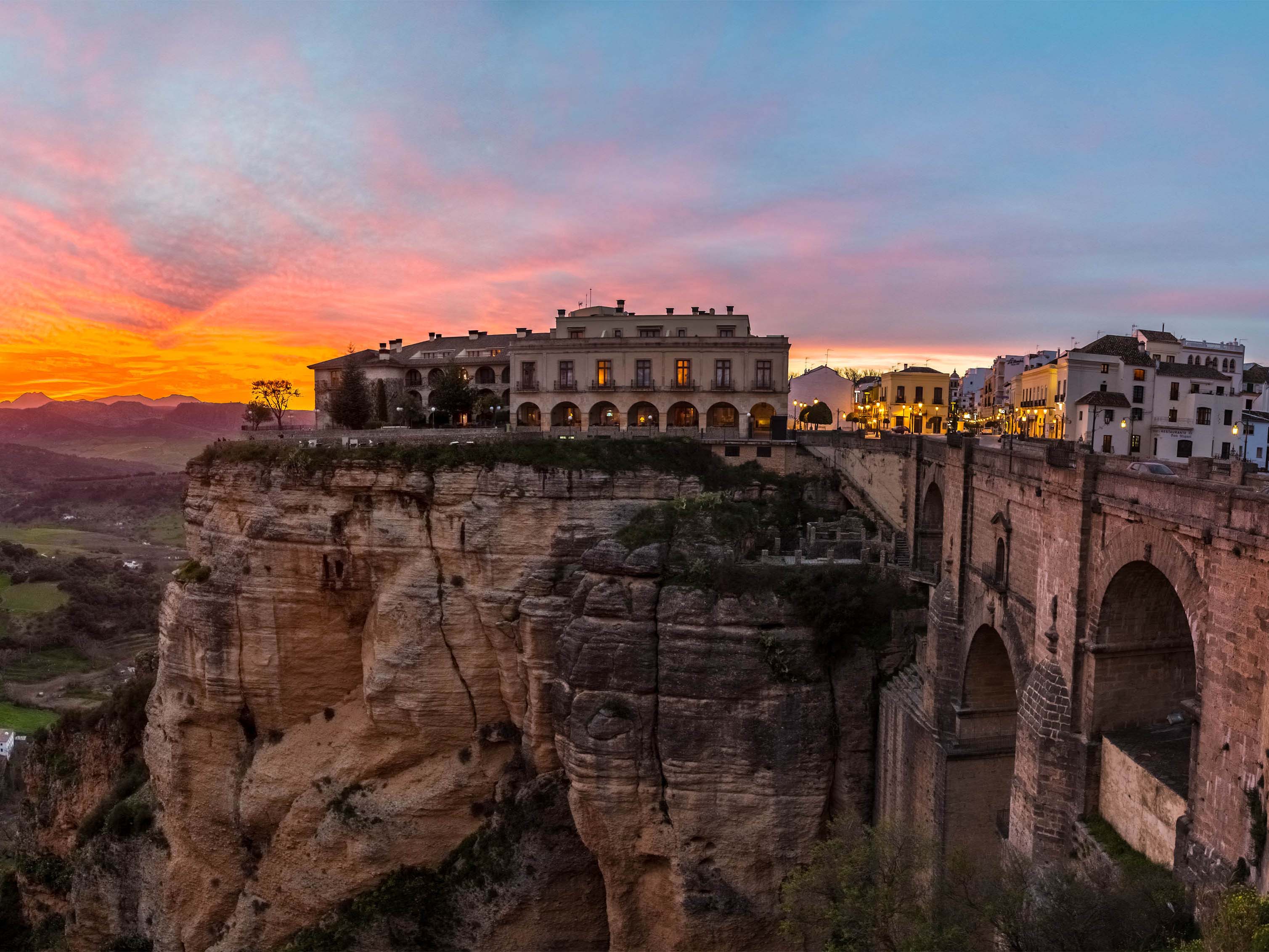 ronda puente nuevo 1