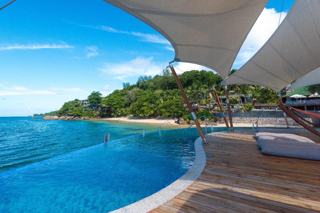 Coco de Mer and Black Parrot Suites 4* Coco de Mer and Black Parrot Suites 4*